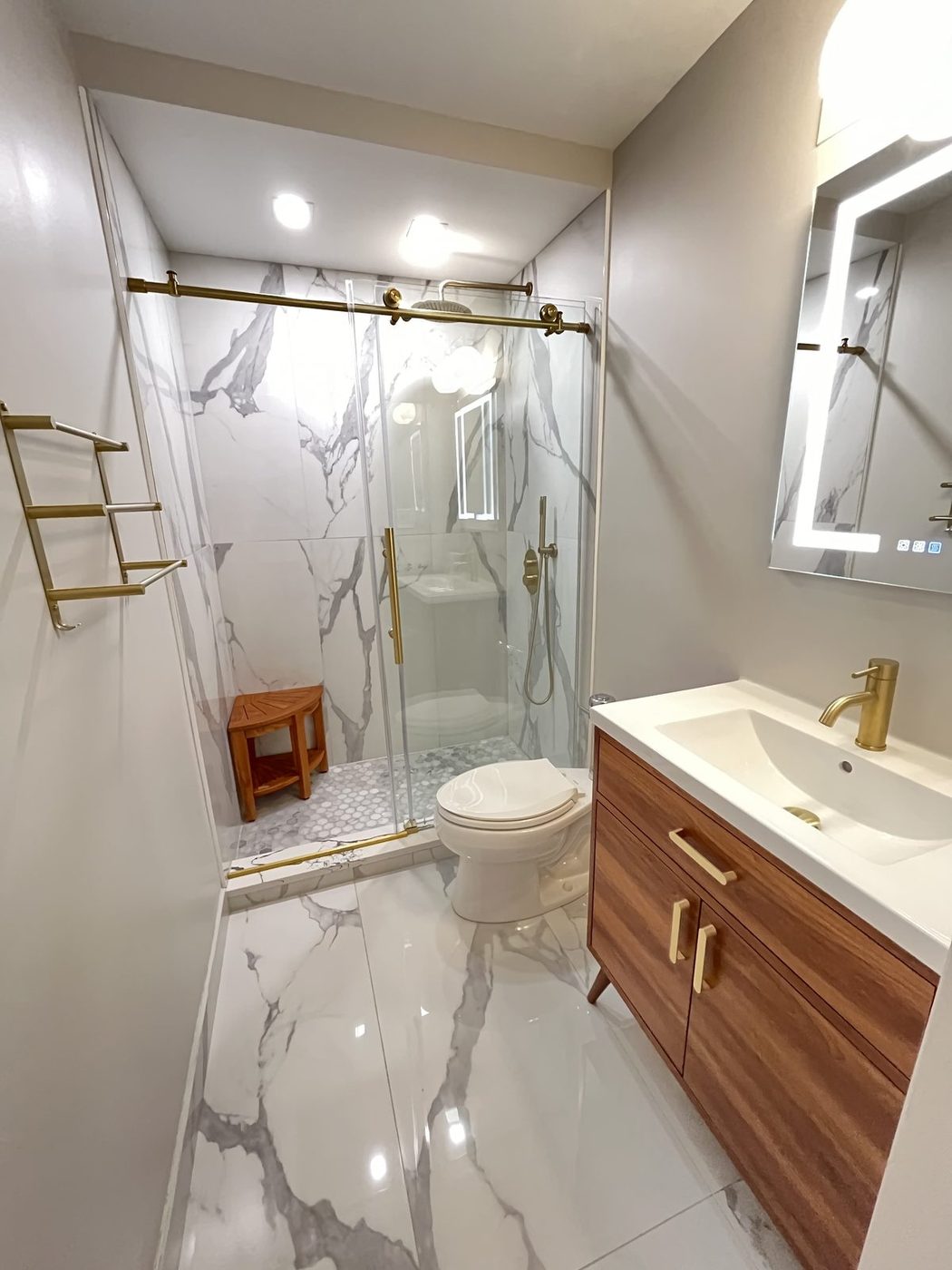 A Chicago bathroom we finished: walk-in showers