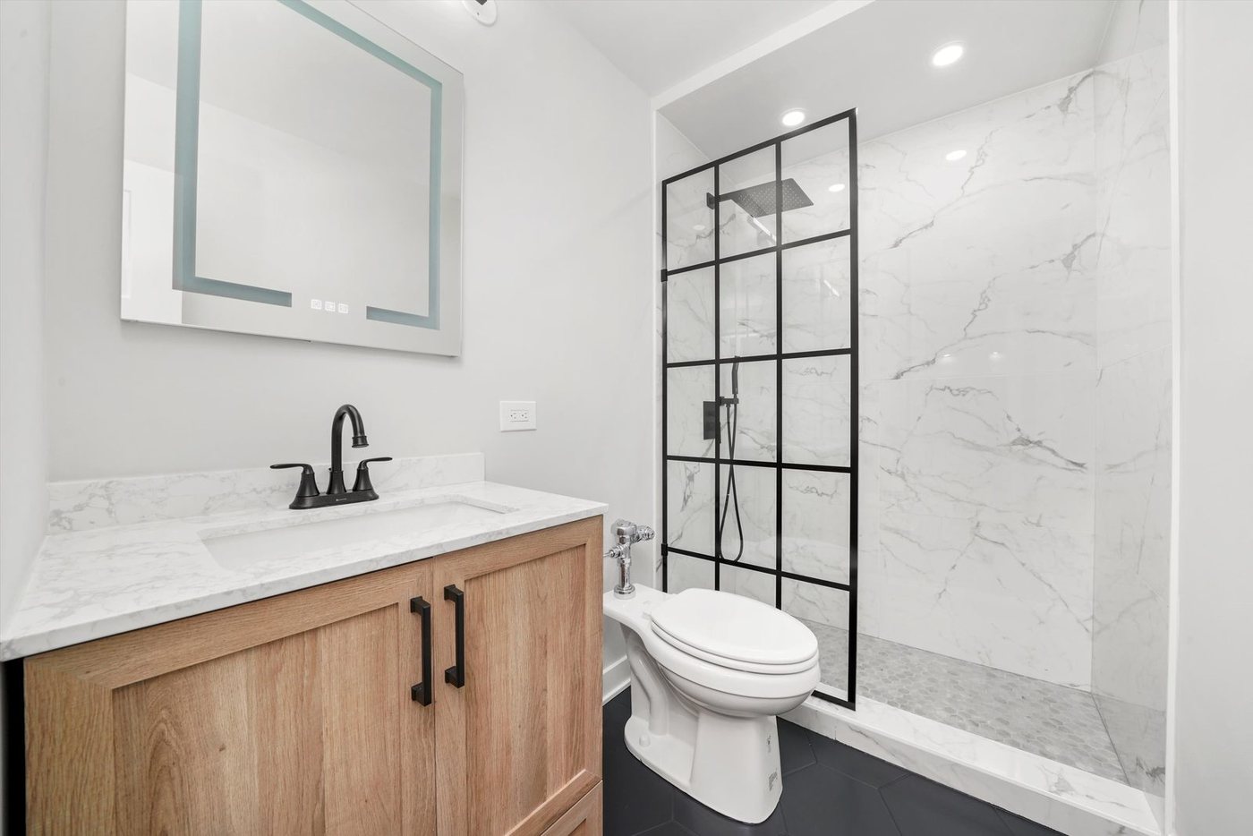Lakeview condo, hall bath, after